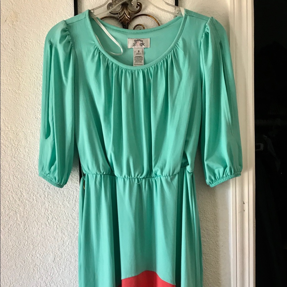 Dress - Picture 2 of 8